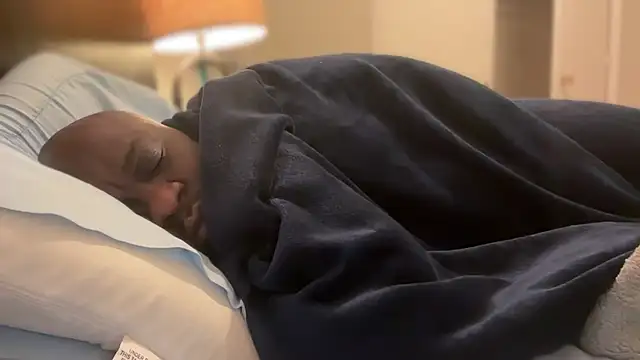 Snapshot of africandickxxl chatting on November 4, 12:32 am africandickxxl online show from November 4, 12:32 am