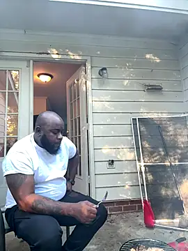 Snapshot of africandickxxl chatting on November 6, 8:54 pm africandickxxl online show from November 6, 8:54 pm