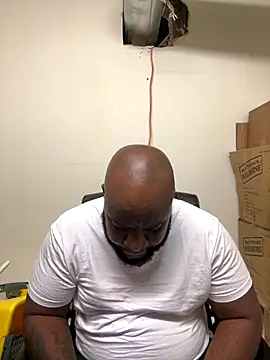 Snapshot of africandickxxl chatting on November 9, 3:21 pm africandickxxl online show from November 9, 3:21 pm