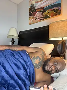 Snapshot of africandickxxl chatting on November 12, 9:58 pm africandickxxl online show from November 12, 9:58 pm