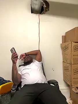 Snapshot of africandickxxl chatting on November 24, 3:12 pm africandickxxl online show from November 24, 3:12 pm