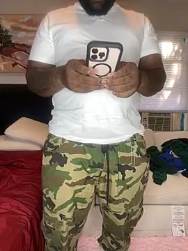 Snapshot of africandickxxl chatting on November 27, 7:27 pm africandickxxl online show from November 27, 7:27 pm