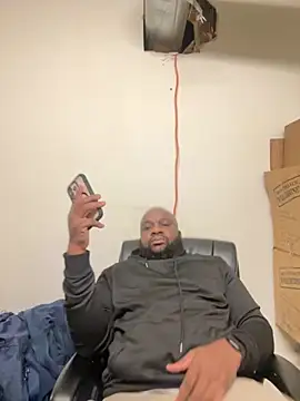 Snapshot of africandickxxl chatting on December 1, 2:22 pm africandickxxl online show from December 1, 2:22 pm