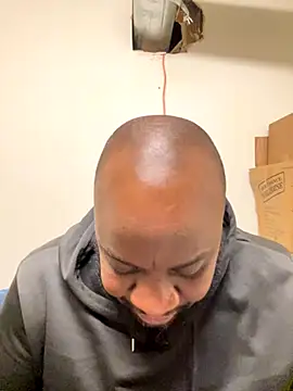 Snapshot of africandickxxl chatting on December 2, 1:39 pm africandickxxl online show from December 2, 1:39 pm