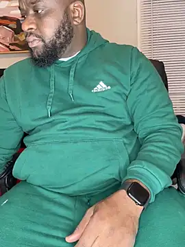 Snapshot of africandickxxl chatting on December 5, 1:47 am africandickxxl online show from December 5, 1:47 am