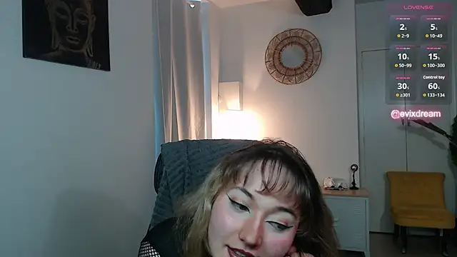 Crystal-dreamt online show from April 4, 9:07 am