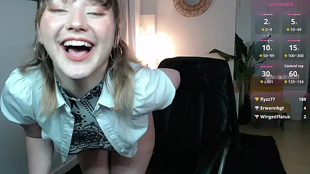 Crystal-dreamt online show from June 30, 9:10 am
