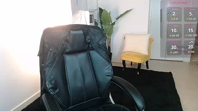 Crystal-dreamt online show from July 21, 2:52 pm