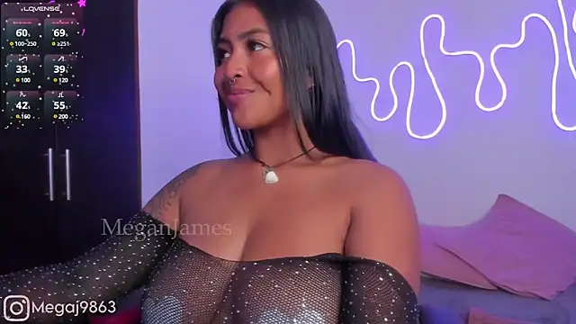 meganjames1 online show from January 21, 3:54 pm