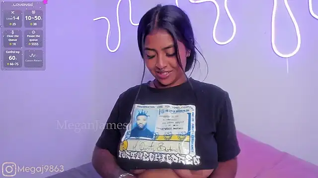 meganjames1 online show from January 23, 3:54 pm