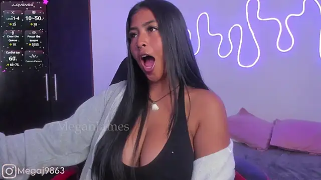 meganjames1 online show from January 24, 4:39 pm