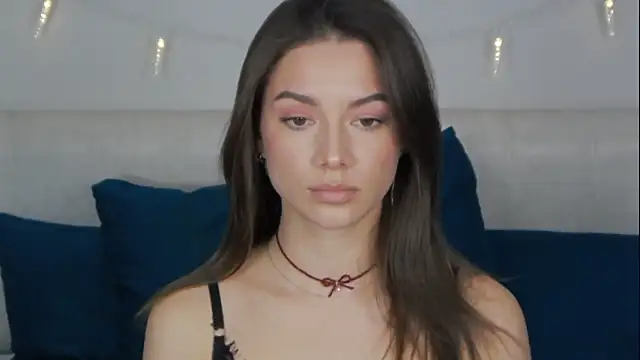 sinthiaroze online show from December 10, 5:11 pm