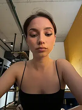 sinthiaroze online show from September 19, 7:58 pm