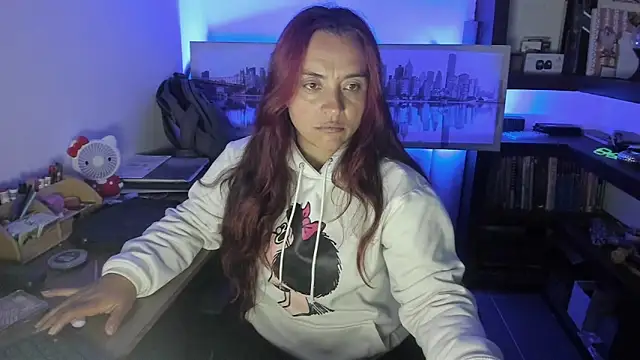 Redwidow   online show from May 6, 3:13 am