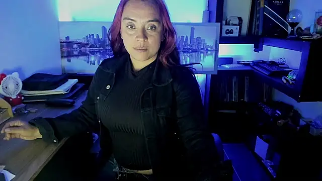 Redwidow   online show from May 12, 3:36 am