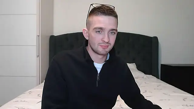 Snapshot of Marselle_Laker chatting on March 8, 8:25 pm Marselle Laker online show from March 8, 8:25 pm