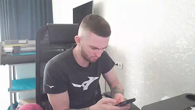 Snapshot of Marselle_Laker chatting on March 22, 9:13 am Marselle Laker online show from March 22, 9:13 am