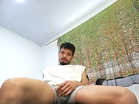 Snapshot of danidiazto2023 chatting on February 11, 9:14 pm danidiazto2023 online show from February 11, 9:14 pm