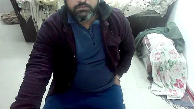 Snapshot of rentarob chatting on January 8, 8:22 pm rentarob online show from January 8, 8:22 pm