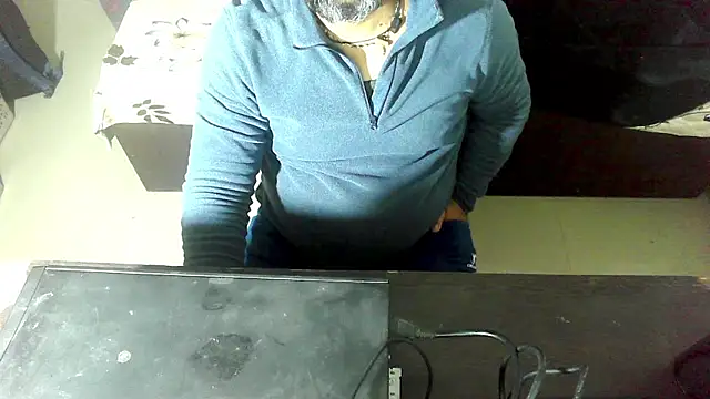 Snapshot of rentarob chatting on January 9, 5:04 pm rentarob online show from January 9, 5:04 pm