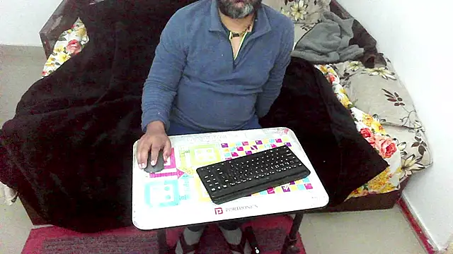 Snapshot of rentarob chatting on January 15, 5:27 pm rentarob online show from January 15, 5:27 pm
