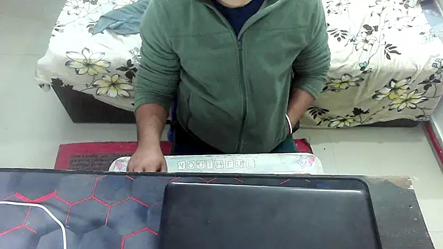 Snapshot of rentarob chatting on January 31, 7:11 pm rentarob online show from January 31, 7:11 pm