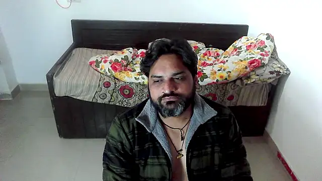 Snapshot of rentarob chatting on February 4, 8:20 am rentarob online show from February 4, 8:20 am