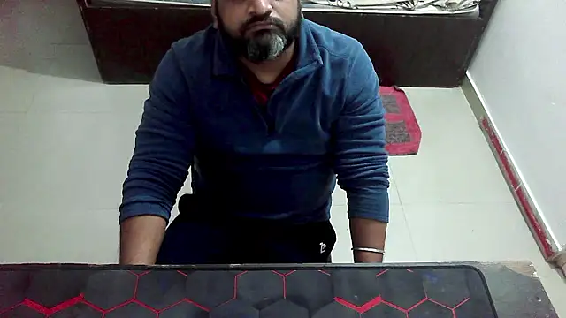 Snapshot of rentarob chatting on February 14, 5:10 pm rentarob online show from February 14, 5:10 pm