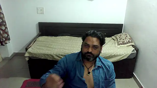 Snapshot of rentarob chatting on March 21, 5:49 pm rentarob online show from March 21, 5:49 pm