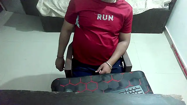 Snapshot of rentarob chatting on April 3, 3:21 pm rentarob online show from April 3, 3:21 pm