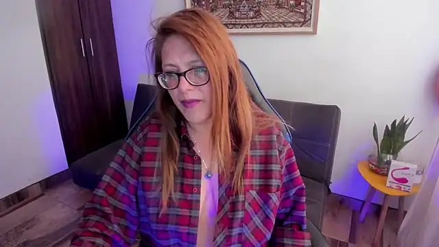 Snapshot of Ivette_Shaira chatting on September 29, 12:10 pm Ivette Shaira online show from September 29, 12:10 pm