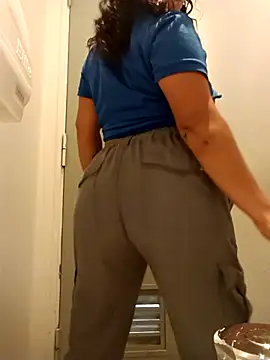 Snapshot of Morenitha-XXX chatting on February 12, 9:54 pm Morenitha-XXX online show from February 12, 9:54 pm