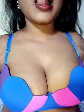 Snapshot of Hotlisa chatting on February 19, 4:47 pm Hotlisa online show from February 19, 4:47 pm