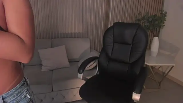 MileyCruz  online show from February 19, 9:39 am