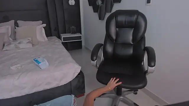 MileyCruz  online show from March 20, 9:48 am