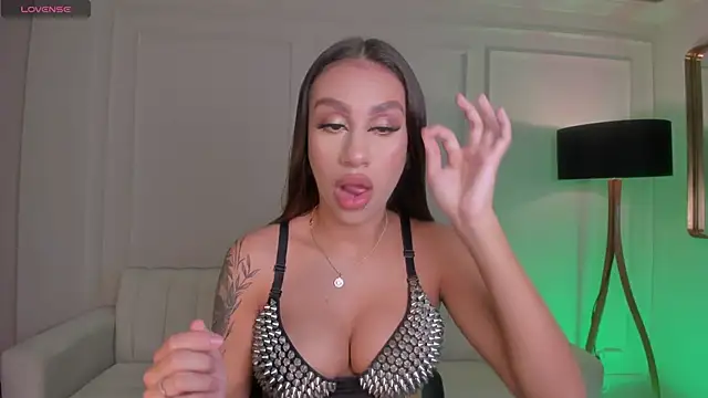 DannaCruz online show from March 3, 6:44 pm