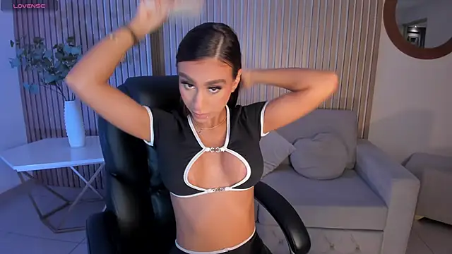 DannaCruz online show from October 18, 7:25 pm