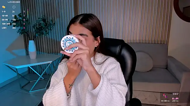 Snapshot of DannaCruz chatting on January 14, 8:03 pm DannaCruz online show from January 14, 8:03 pm