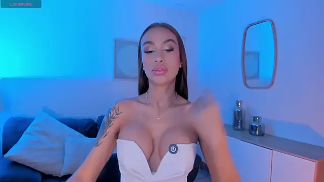 DannaCruz online show from April 2, 7:33 pm