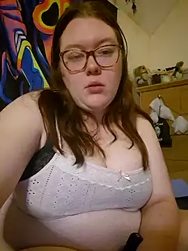 Snapshot of Sexycurvyemilyy chatting on December 2, 10:34 pm Sexycurvyemilyy online show from December 2, 10:34 pm