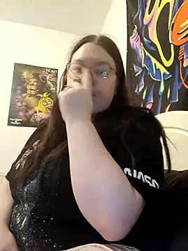 Snapshot of Sexycurvyemilyy chatting on November 19, 7:25 pm Sexycurvyemilyy online show from November 19, 7:25 pm