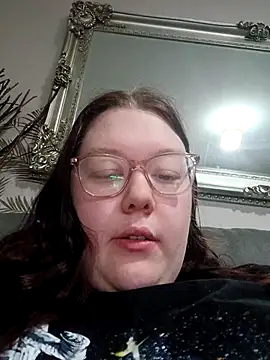 Snapshot of Sexycurvyemilyy chatting on November 20, 6:40 pm Sexycurvyemilyy online show from November 20, 6:40 pm