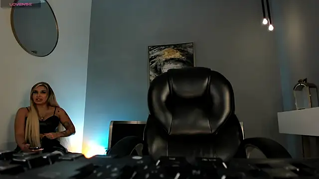 SophiePalmer online show from December 21, 12:12 pm