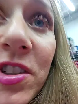 SkyelarSommer online show from December 16, 2:49 am