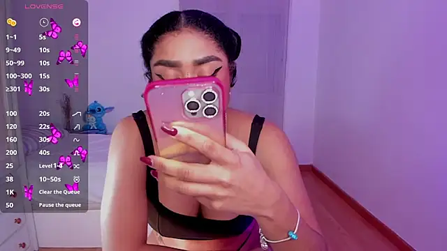 Snapshot of briana_walker chatting on March 7, 6:43 pm briana walker online show from March 7, 6:43 pm