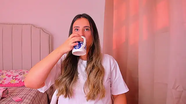 Hanna86 online show from November 30, 1:59 pm