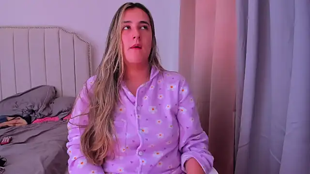 Hanna86 online show from April 19, 1:54 pm