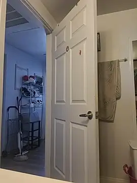 Annonymous607 online show from December 13, 8:25 pm