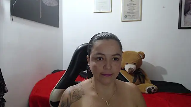 Snapshot of katty_lorens chatting on May 16, 11:25 pm katty lorens online show from May 16, 11:25 pm