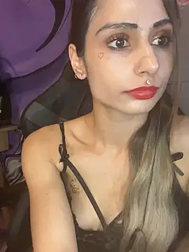 LaPetitechienne1 online show from December 20, 9:21 am